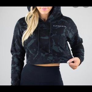Alphalete Cropped Camo Hoodie